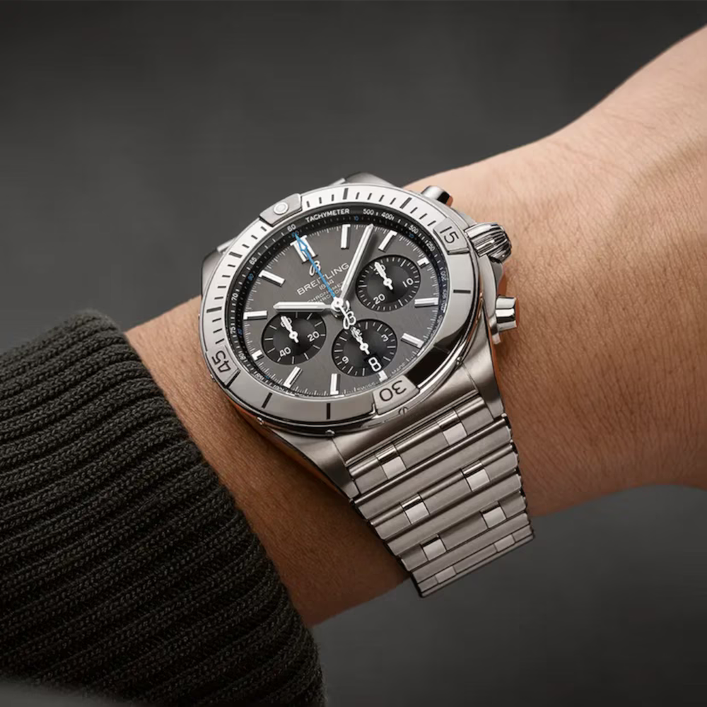 Breitling Chronomat B01 42 Titanio