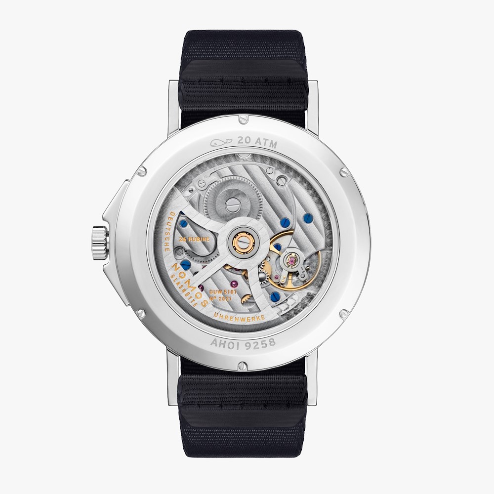 Nomos Glashütte Ahoi 553