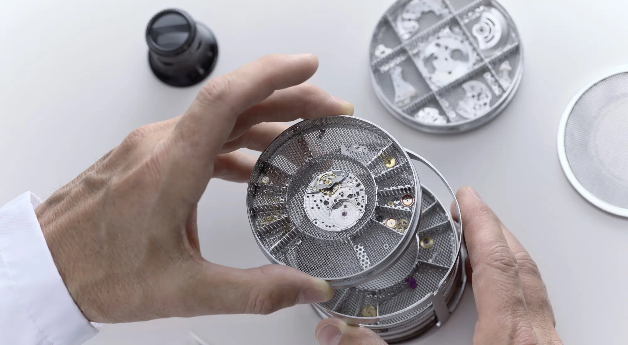 Cleaning of the components